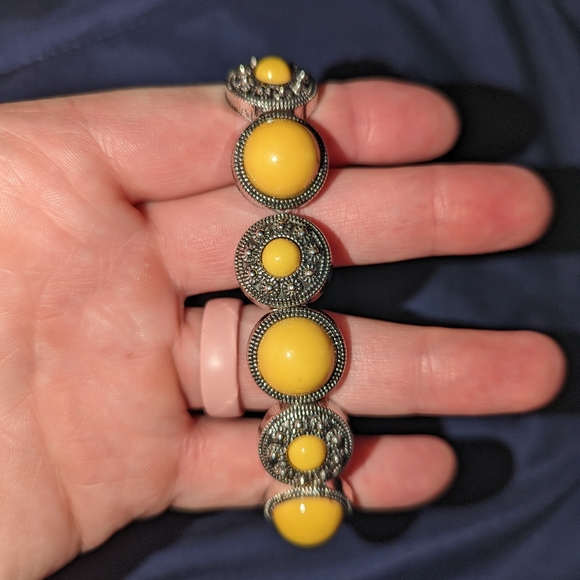 Paparazzi Bracelet - Picture 2 of 2